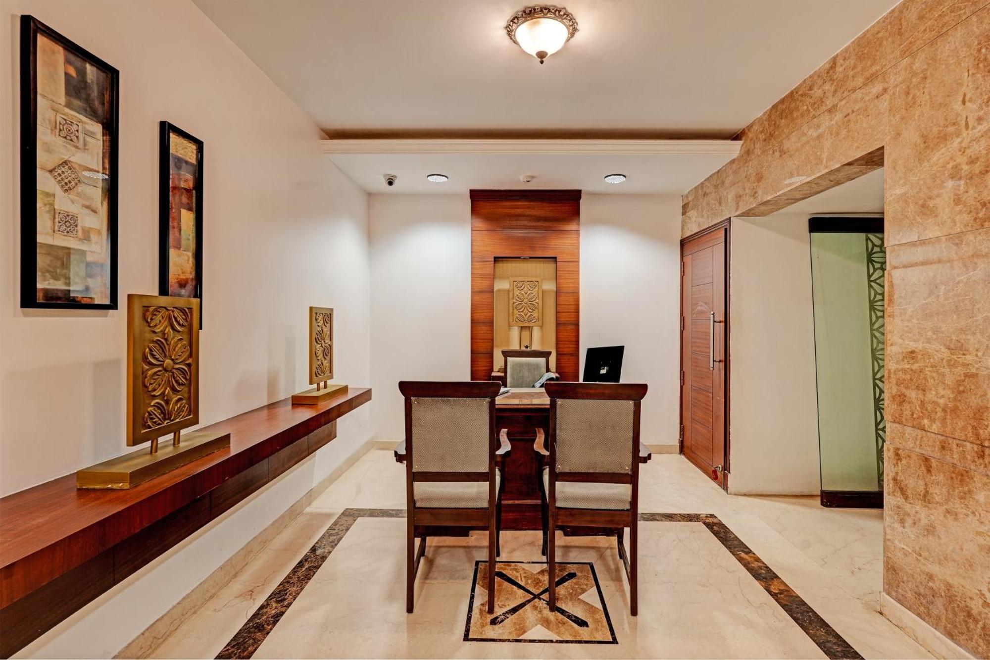 Oyo Palette - Hotel Victoria Chennai Exterior photo